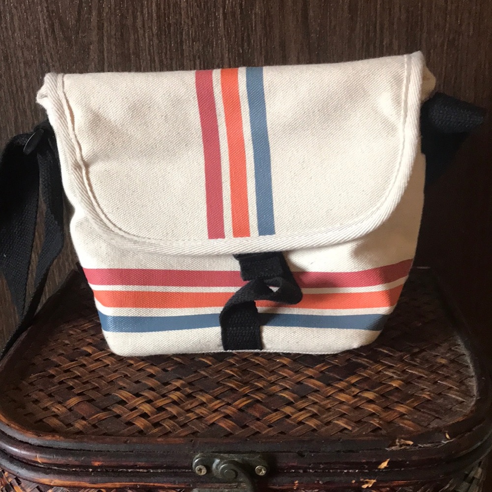Camera Bag! BEIGE WITH RED ORANGE AND BLUE STRIPES